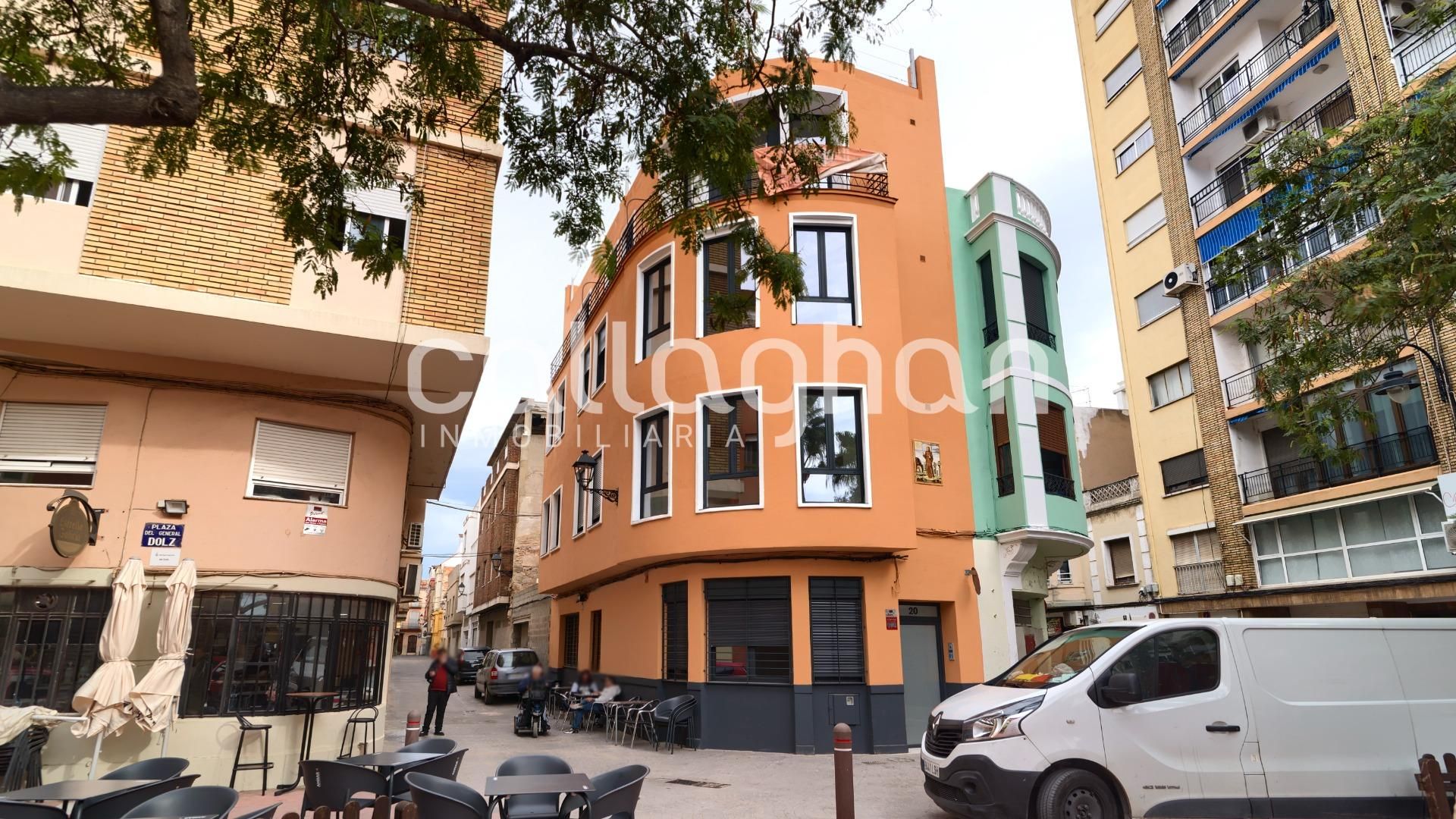 Building for sale in Centre