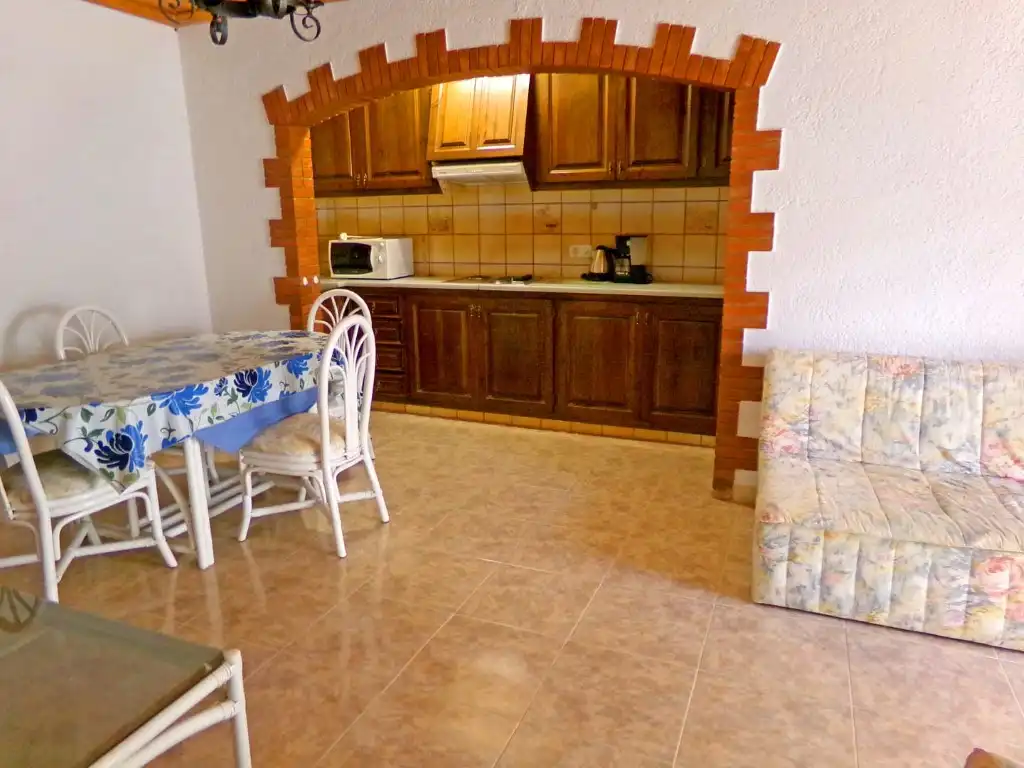 Cuina de Casa o xalet en venda en L'Escala amb Aire condicionat, Calefacció i Terrassa