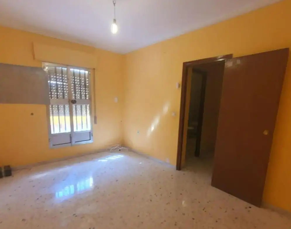 Dormitori de Casa adosada en venda en Marchena