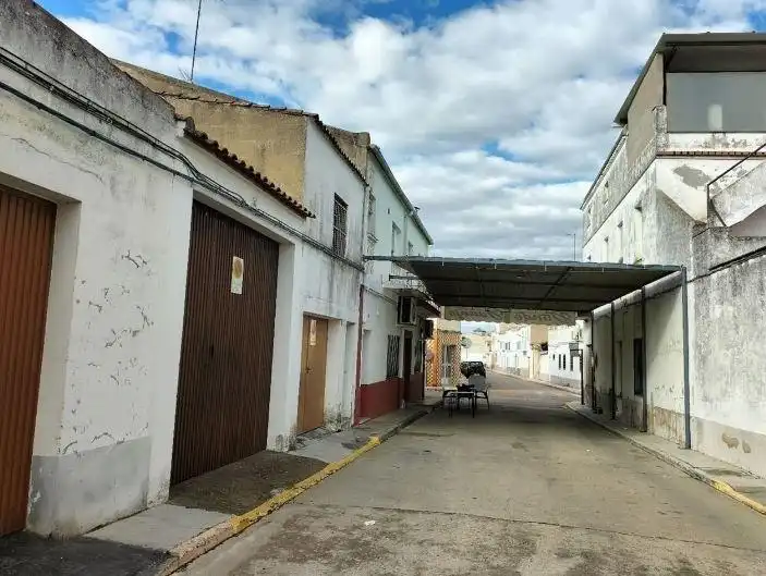 Vista exterior de Piso en venta en Madrigalejo