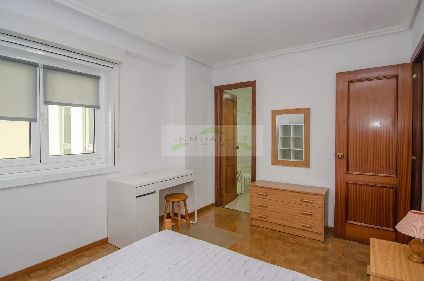 Schlafzimmer von Wohnung zur Miete in A Coruña Capital  mit Parkett, Möbliert und Ofen