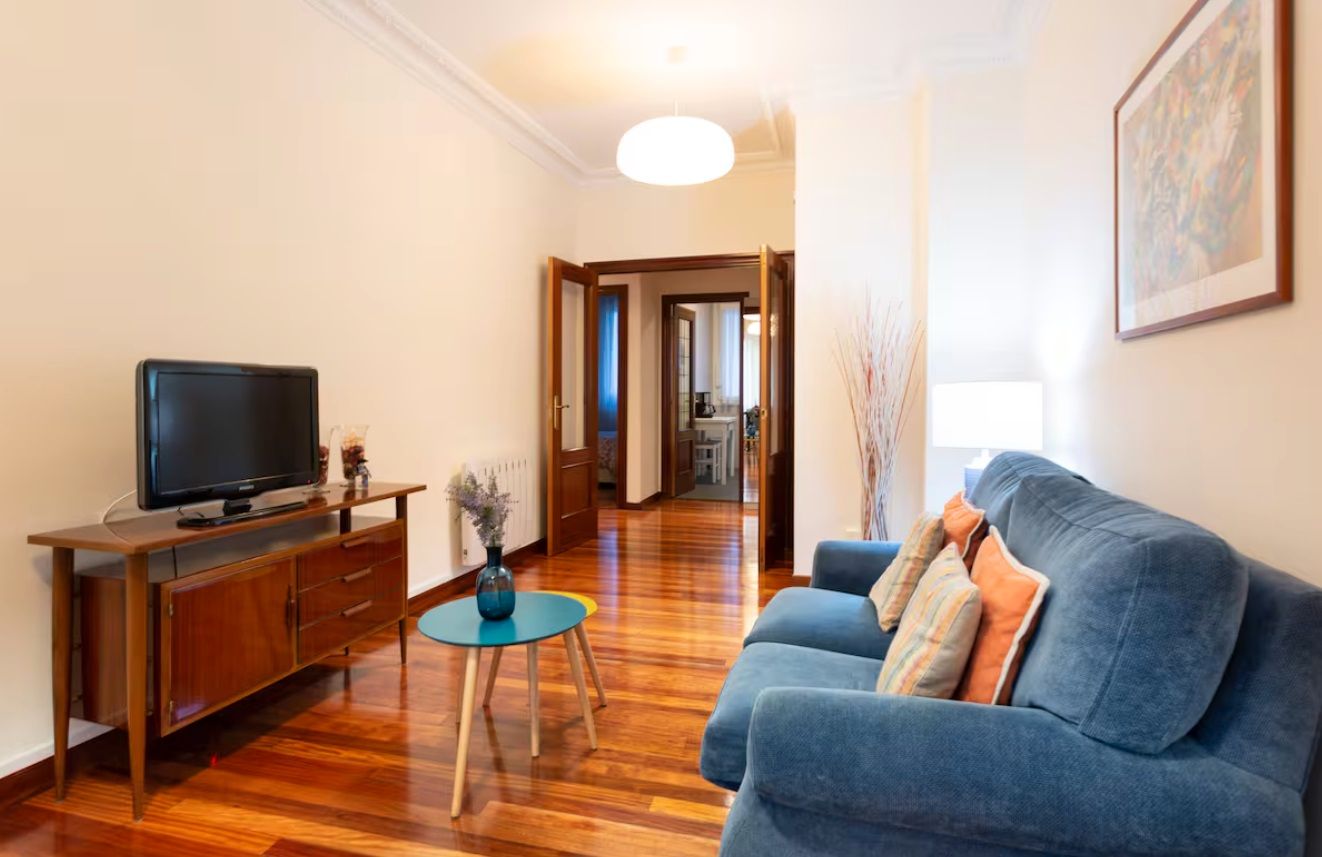Living room of Apartment to rent in Bilbao   with Air Conditioner, Heating and Parquet flooring