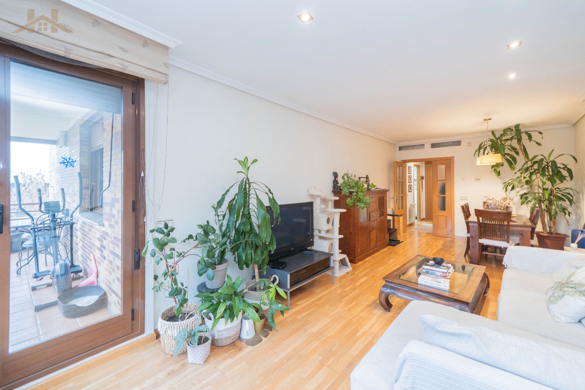 Living room of Flat for sale in Pozuelo de Alarcón  with Air Conditioner, Heating and Terrace