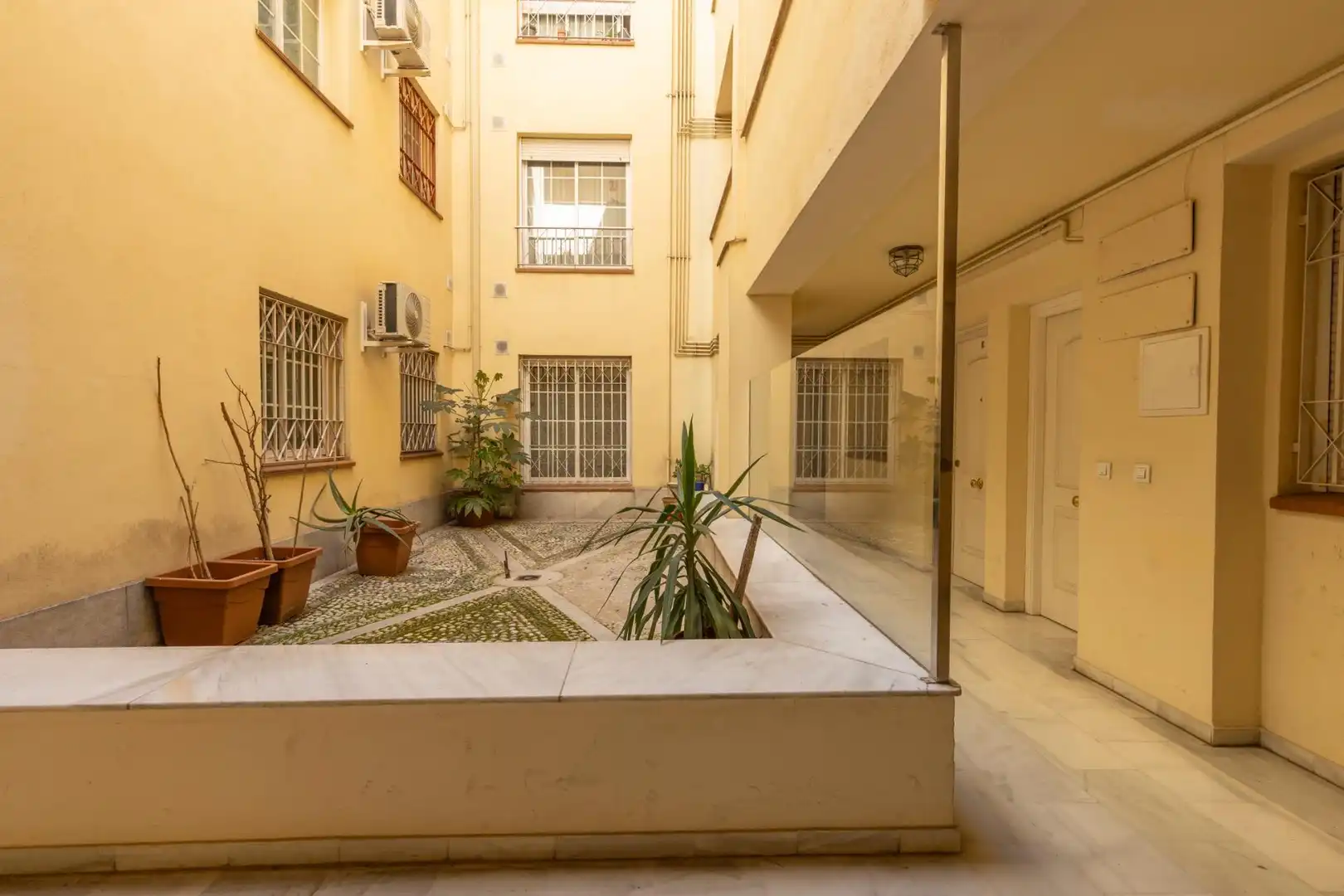 Vista exterior de Pis en venda en Granada amb Aire condicionat, Calefacció i Terrassa