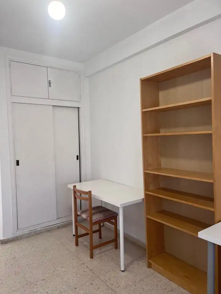 Piso de alquiler en Arenal - La Pólvora