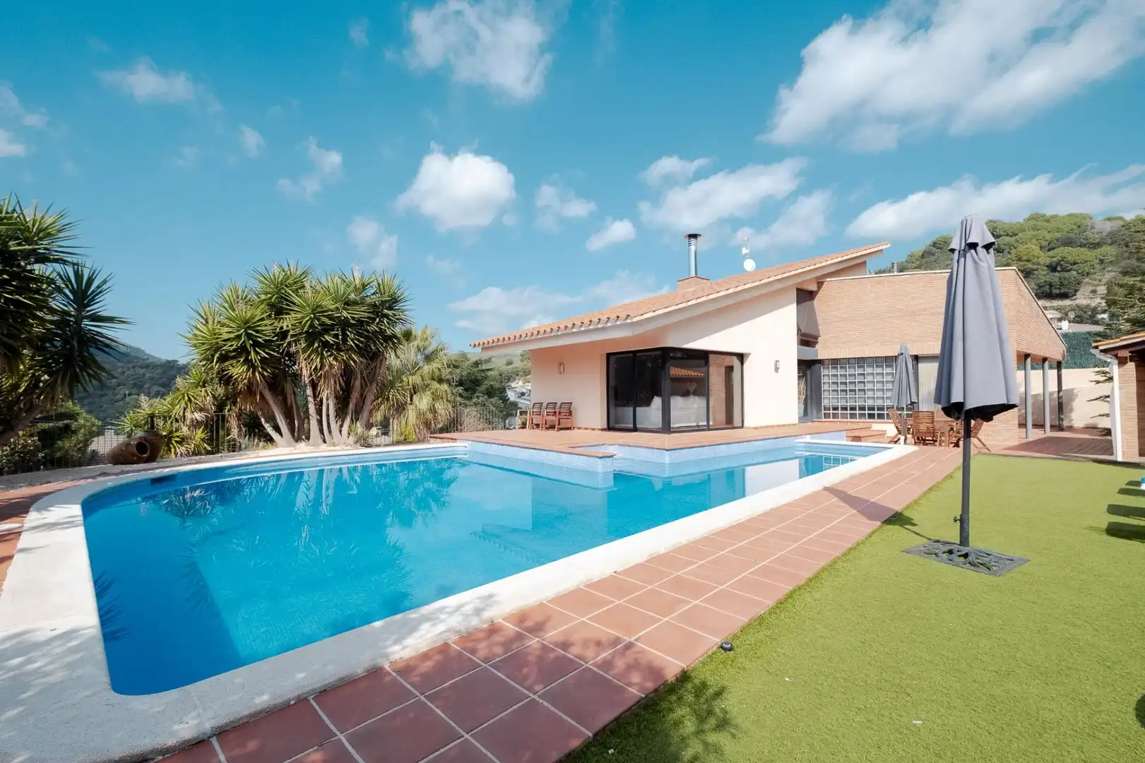 Piscina de Casa o chalet en venta en Caldes de Montbui con Aire acondicionado, Calefacción y Jardín privado