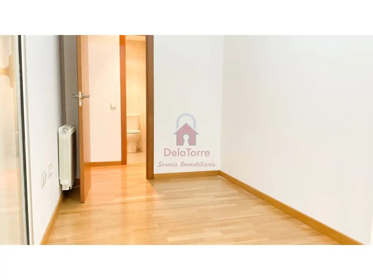 Bedroom of Flat for sale in Terrassa  with Air Conditioner, Heating and Parquet flooring