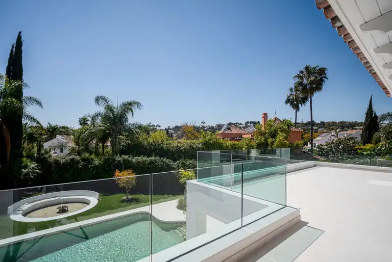 Chalet con terraza en venta en Nueva, imagen 36