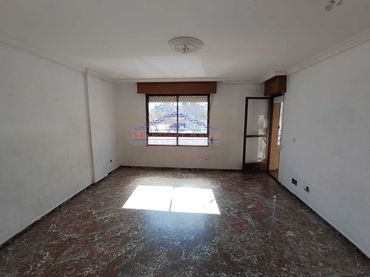 Piso con ascensor en venta en Avenida Granada