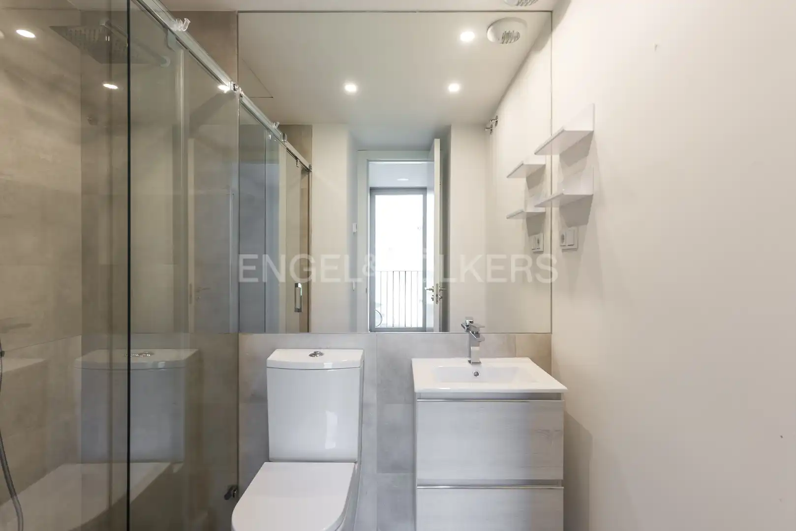 Baño de Piso de alquiler en Madrid con Aire acondicionado, Calefacción y Terraza