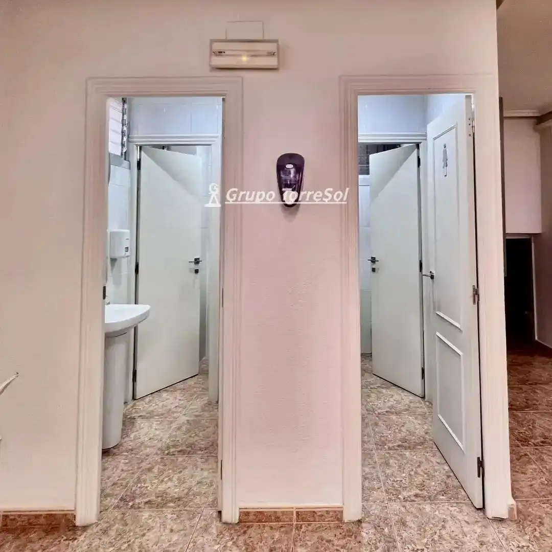 Gewerbefläche zum Verkauf in Clara Campoamor, imagen 26