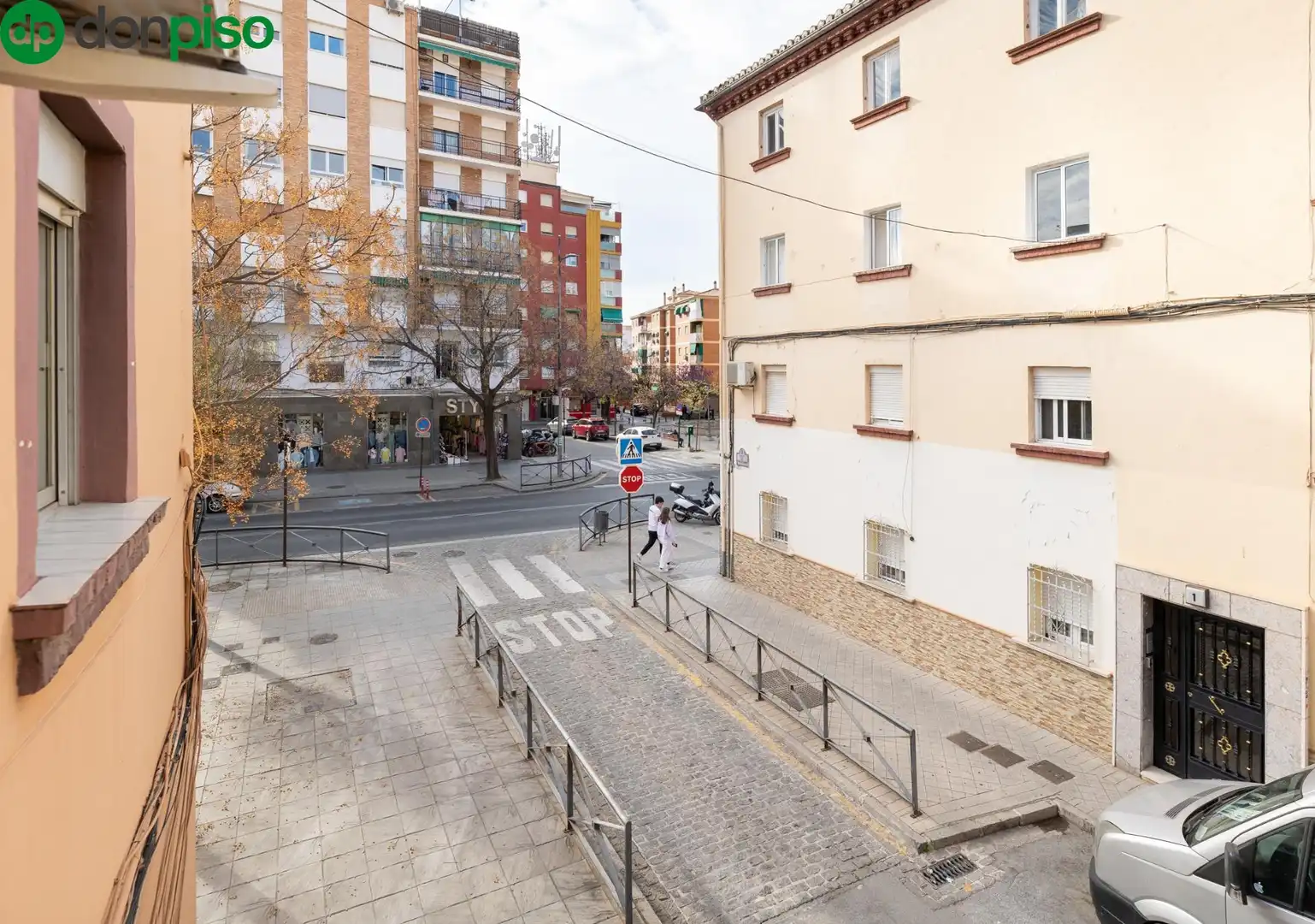 Vista exterior de Piso en venta en Granada con Aire acondicionado, Terraza y Balcón