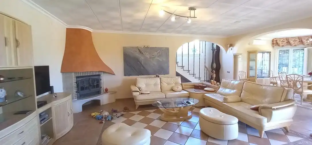 Sala d'estar de Casa o xalet en venda en Mont-roig del Camp amb Aire condicionat, Calefacció i Jardí privat