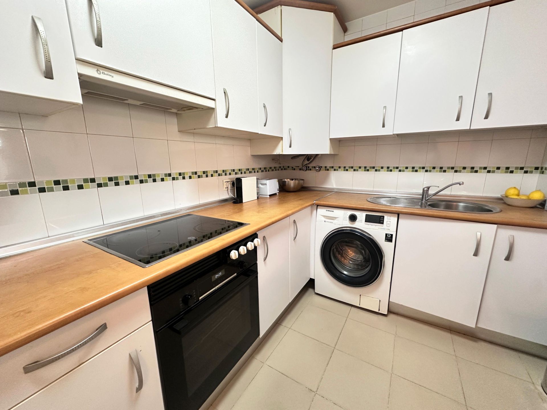 Kitchen of Flat for sale in Fuengirola  with Terrace, Furnished and Community pool