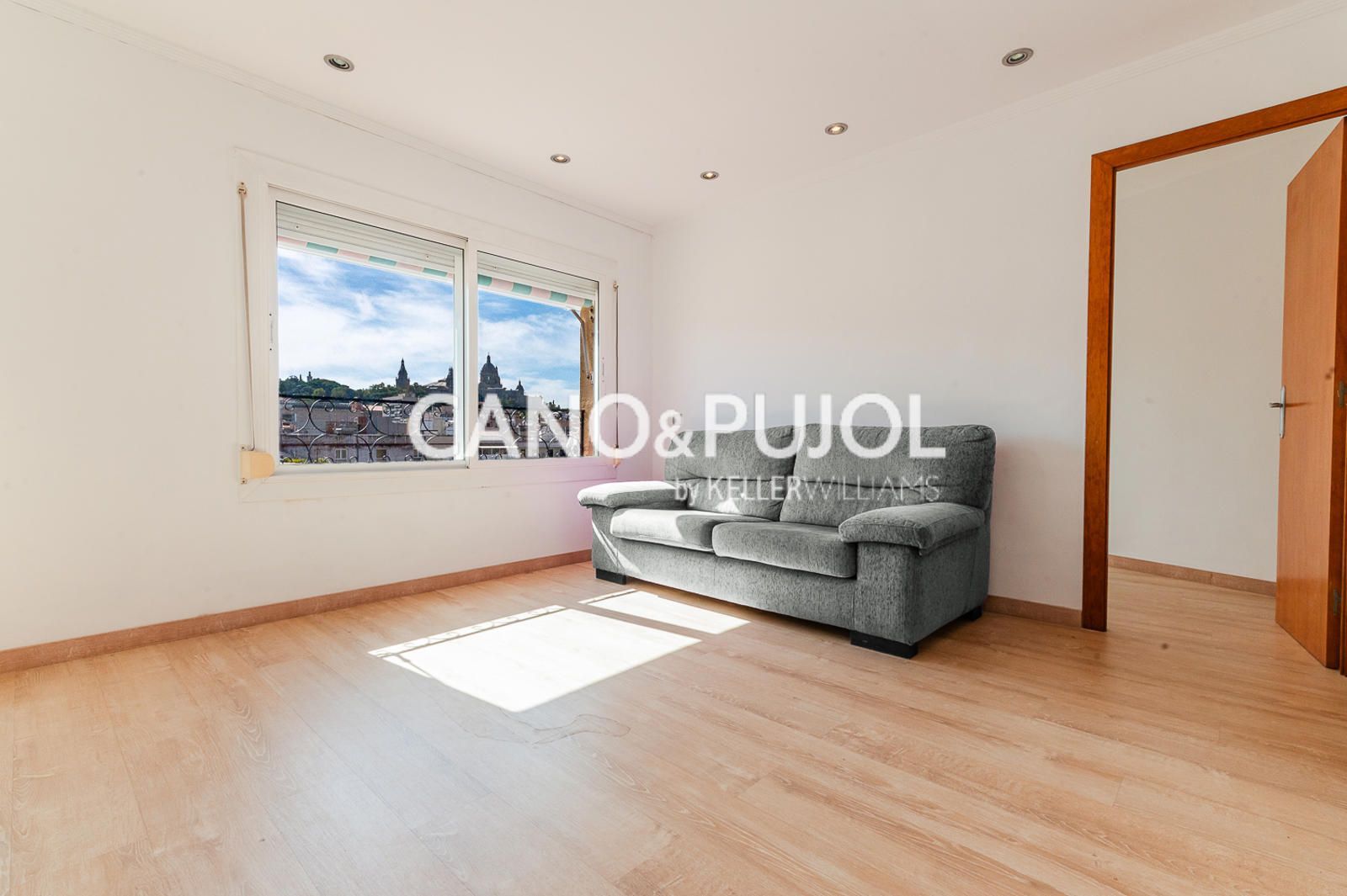 Living room of Attic to rent in  Barcelona Capital  with Terrace and Balcony