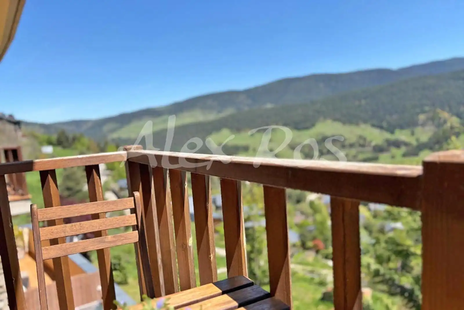 Terrasse von Wohnung zum Verkauf in Alp mit Heizung, Terrasse und Abstellraum