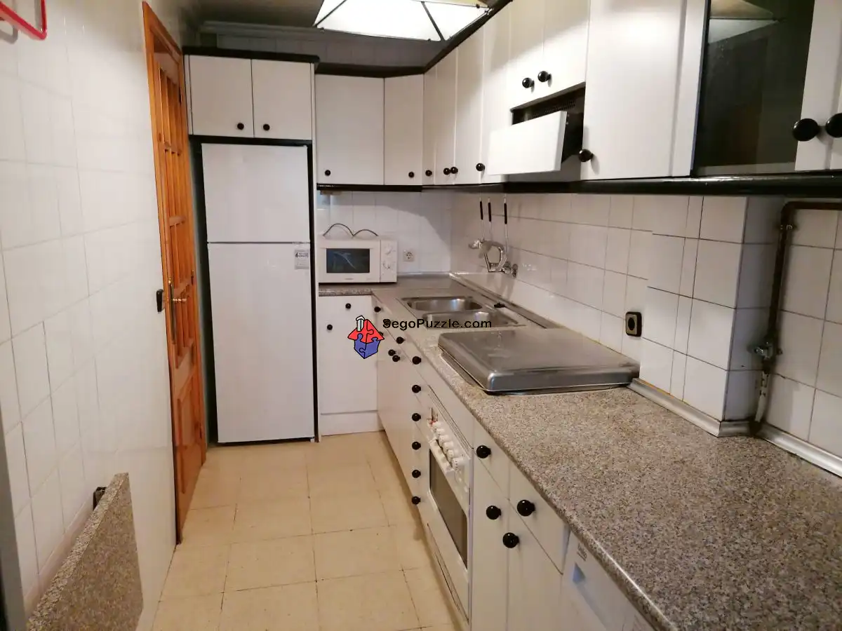 Cocina de Piso en venta en Segovia con Calefacción, Terraza y Amueblado