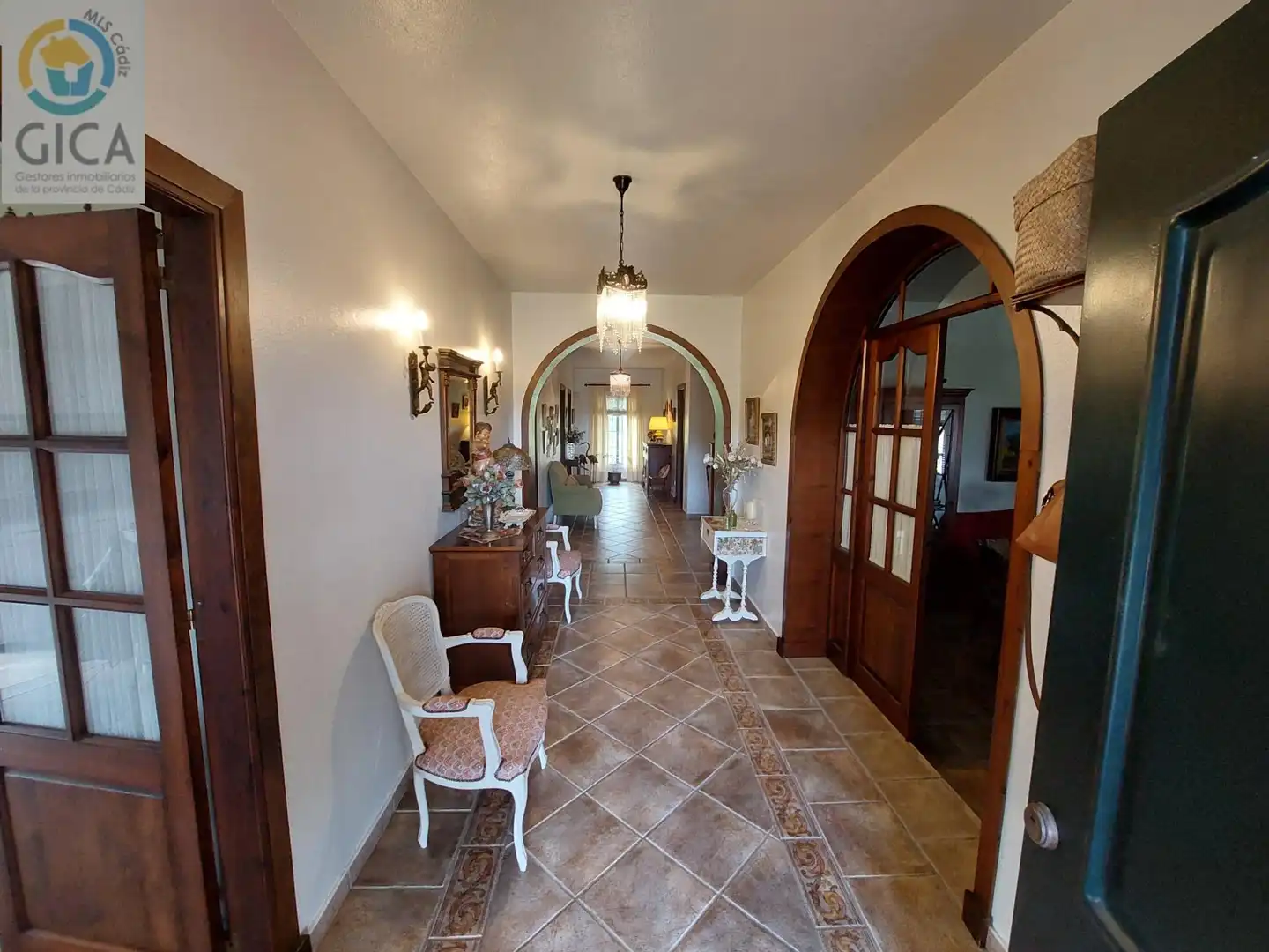 Casa o xalet en venda en Algeciras amb Aire condicionat, Jardí privat i Piscina