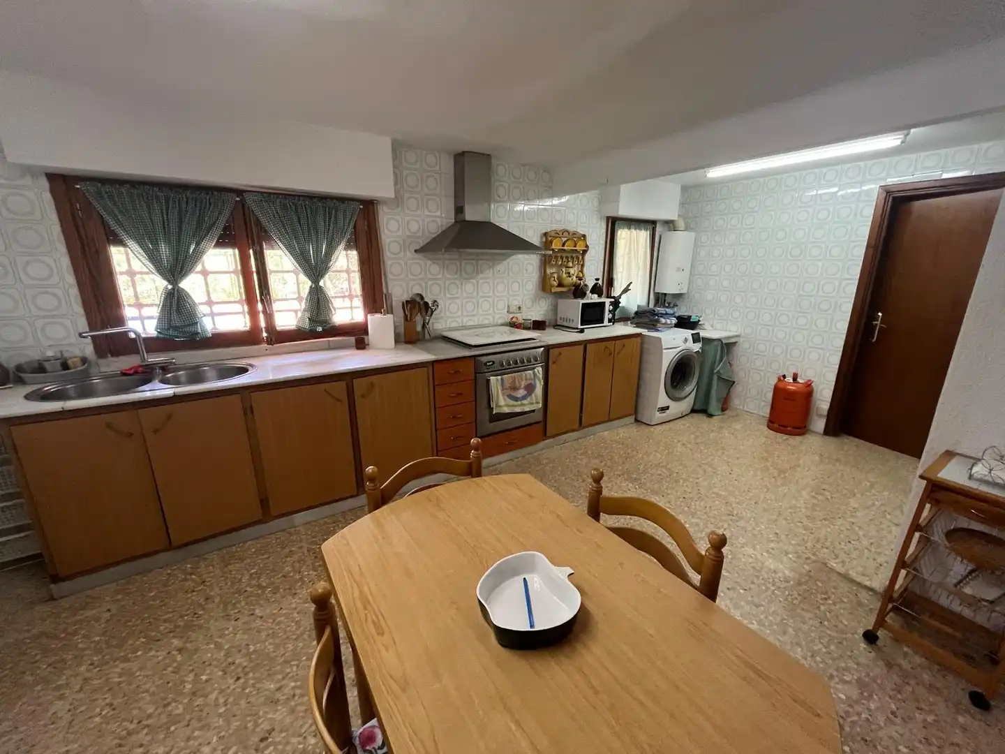 Cuina de Casa o xalet en venda en Almansa amb Aire condicionat, Calefacció i Jardí privat