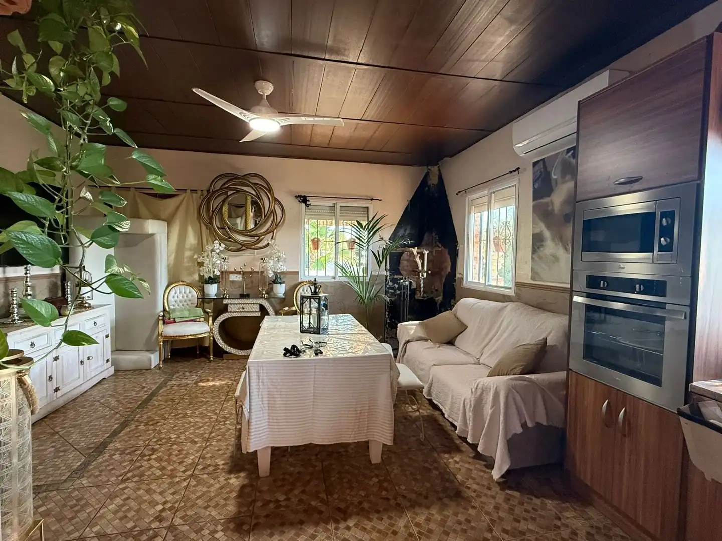 Sala de estar de Finca rústica en venta en Arroyo de San Serván con Aire acondicionado, Jardín privado y Trastero