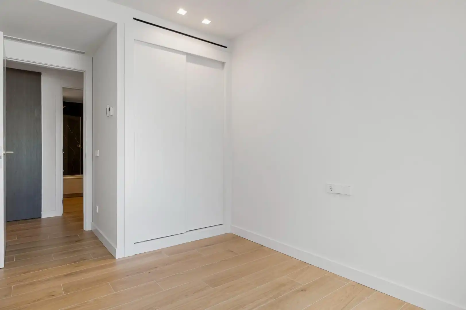 Apartamento con piscina en venta en Puerto Deportivo, imagen 12