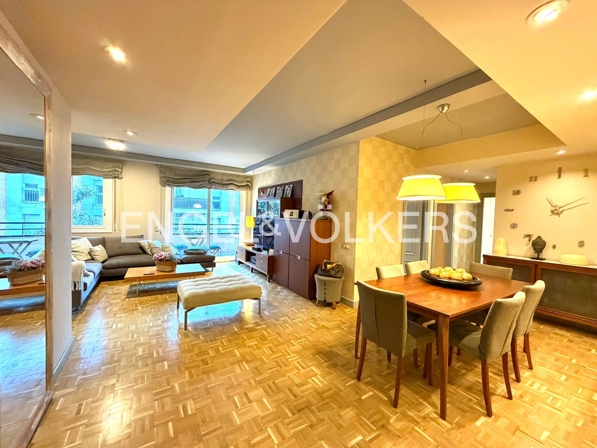 Vista exterior de Apartament de lloguer en  Barcelona Capital amb Aire condicionat, Calefacció i Parquet