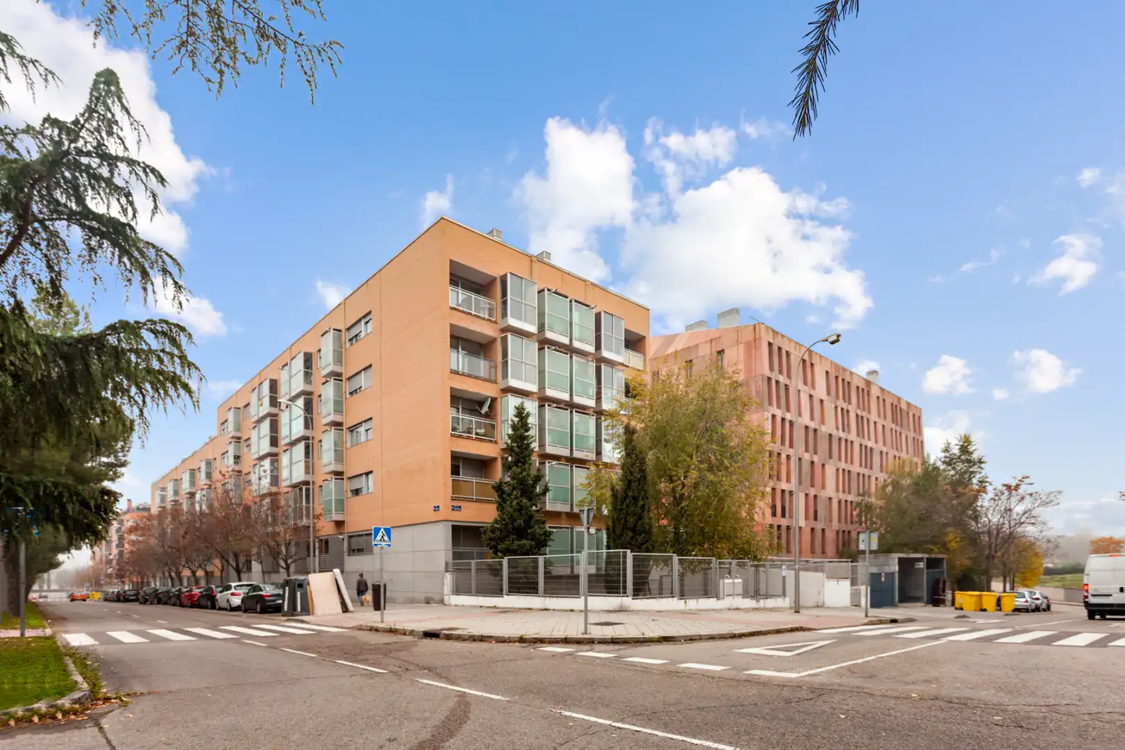 Exterior view of Flat for sale in Madrid  with Community pool