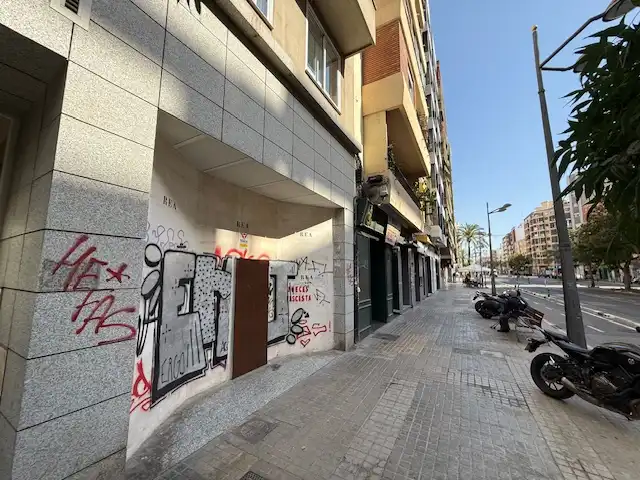 Vista exterior de Local en venta en Valencia
