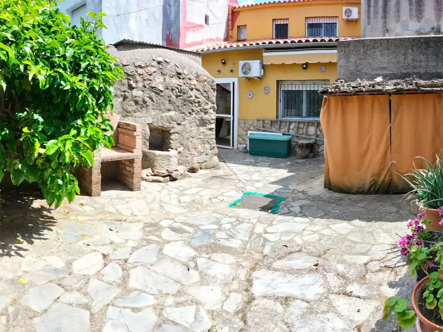 Terrassa de Casa adosada en venda en Pedroso de Acim amb Aire condicionat