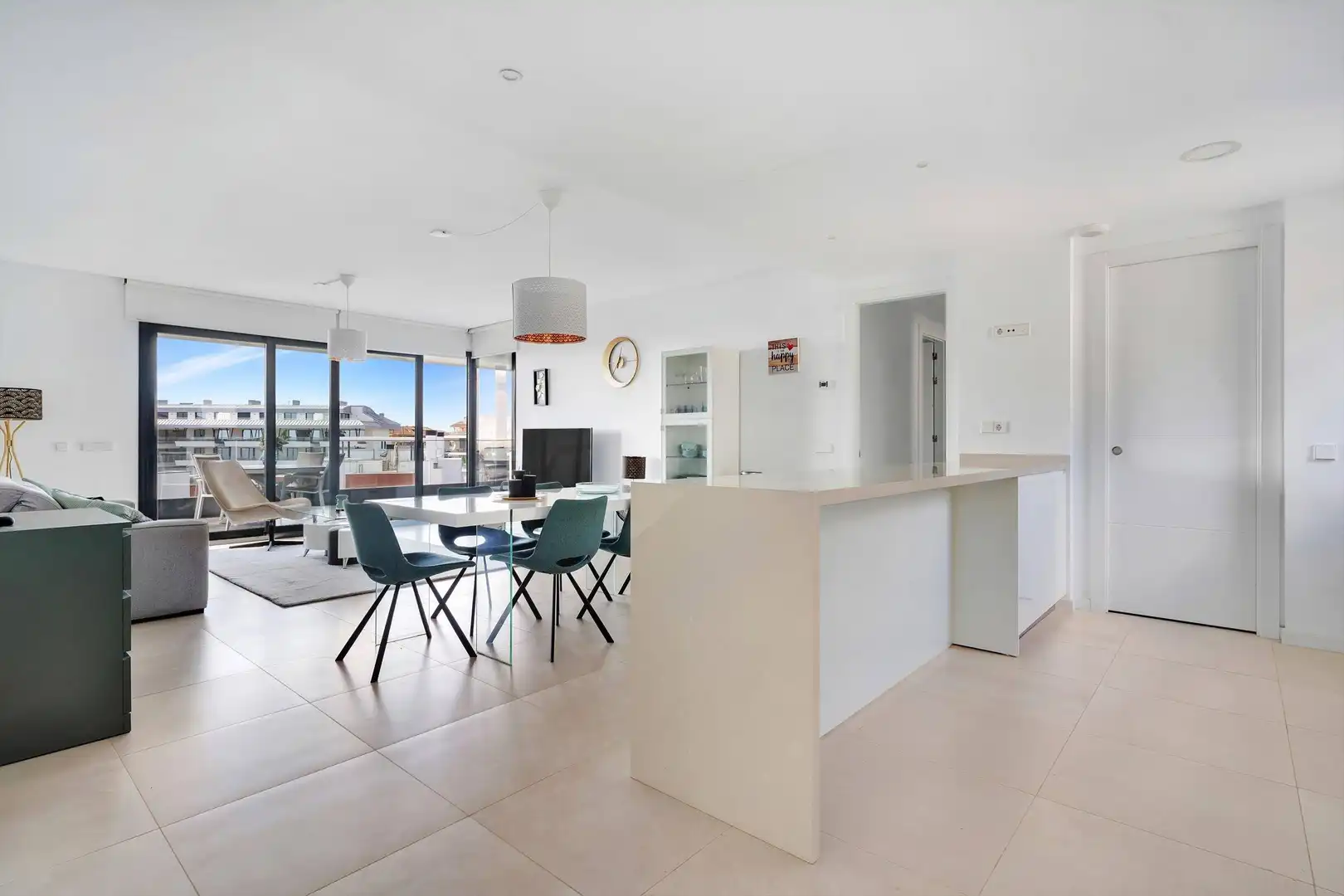 Cuina de Apartament en venda en Fuengirola amb Aire condicionat, Jardí privat i Terrassa