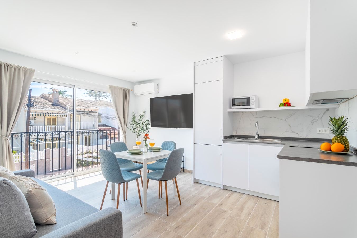 Dormitori de Apartament en venda en Santa Pola amb Jardí privat, Traster i Moblat