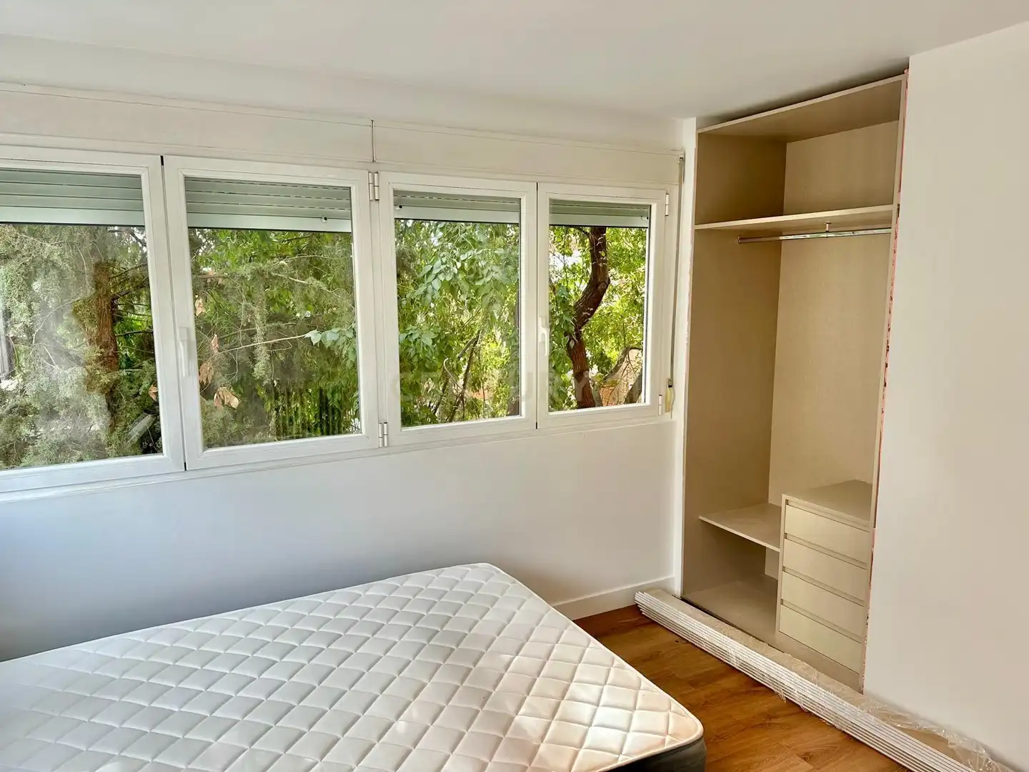 Dormitori de Apartament per a compartir en Madrid amb Aire condicionat, Forn i Rentadora