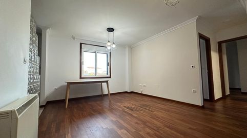 Foto 2 de Piso de alquiler en Sobradelo, Vilagarcía de Arousa