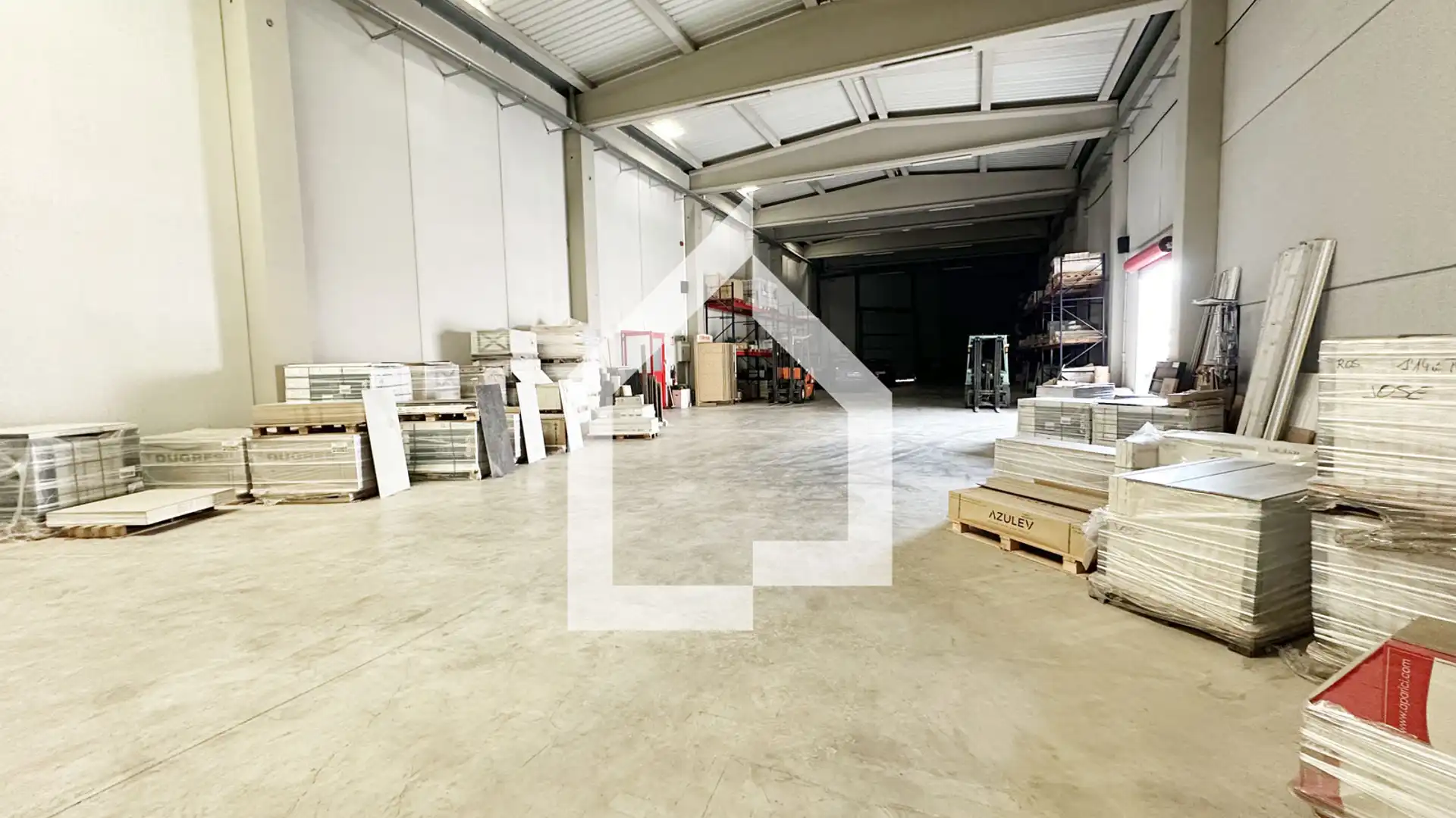 Fabrikhallen zum Verkauf in Agost