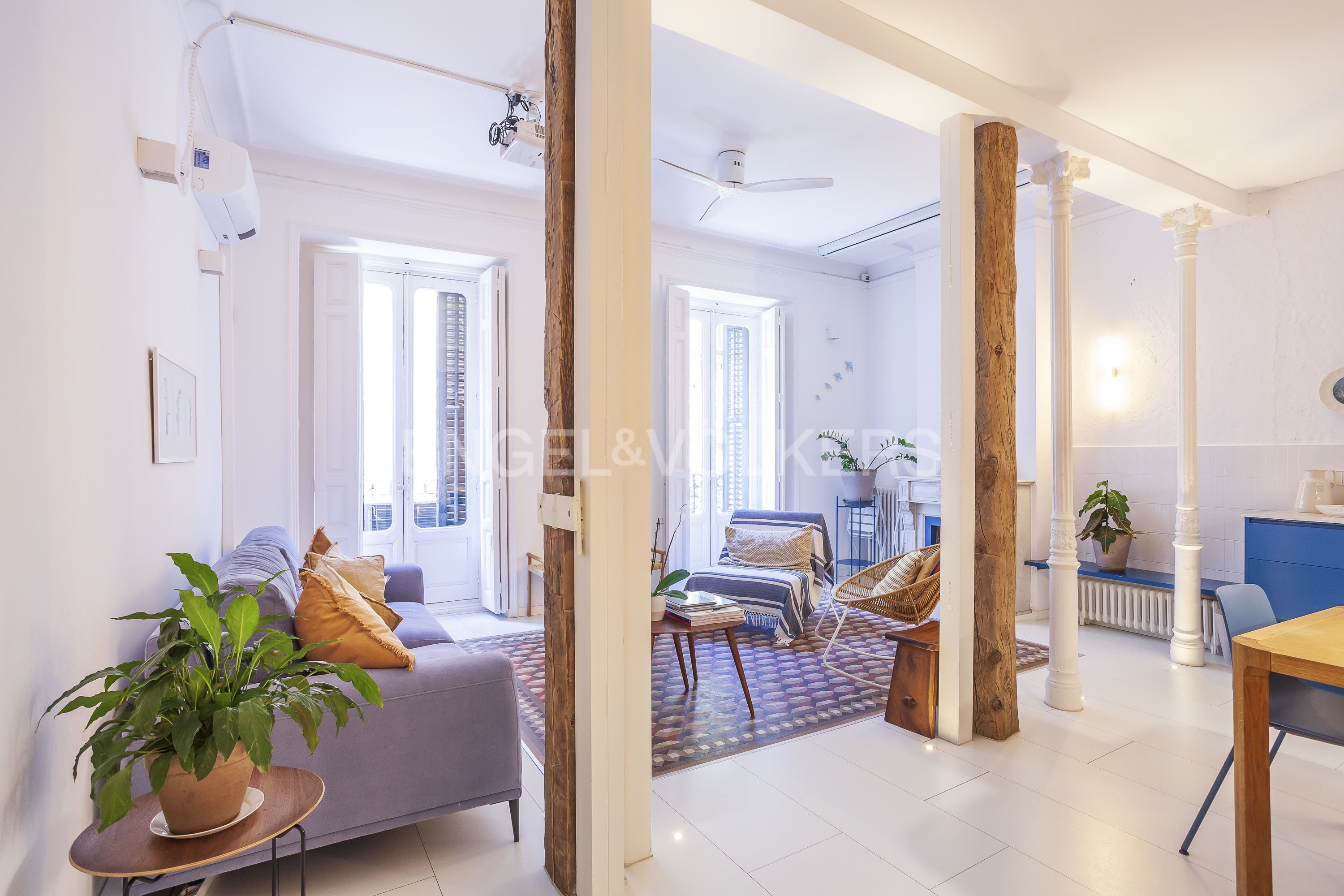 Sala d'estar de Apartament de lloguer en  Madrid Capital amb Aire condicionat, Calefacció i Moblat