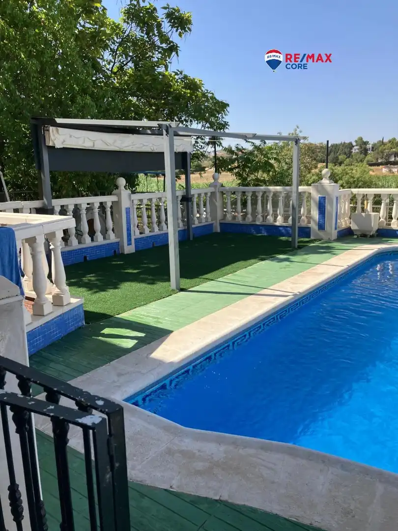 Piscina de Casa o xalet en venda en Almendralejo amb Aire condicionat, Calefacció i Terrassa