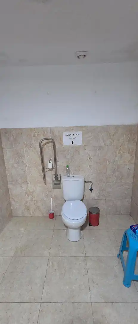 Baño de Local en venta en Valencia con Aire acondicionado