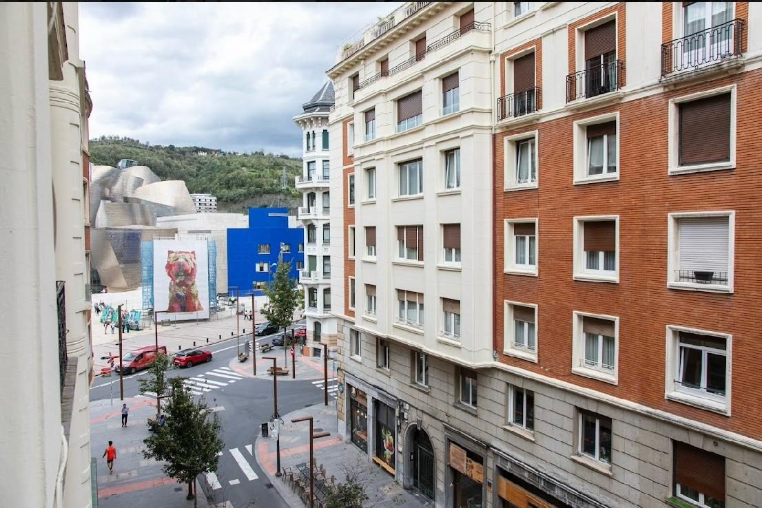 Vista exterior de Pis en venda en Bilbao  amb Calefacció, Terrassa i Traster
