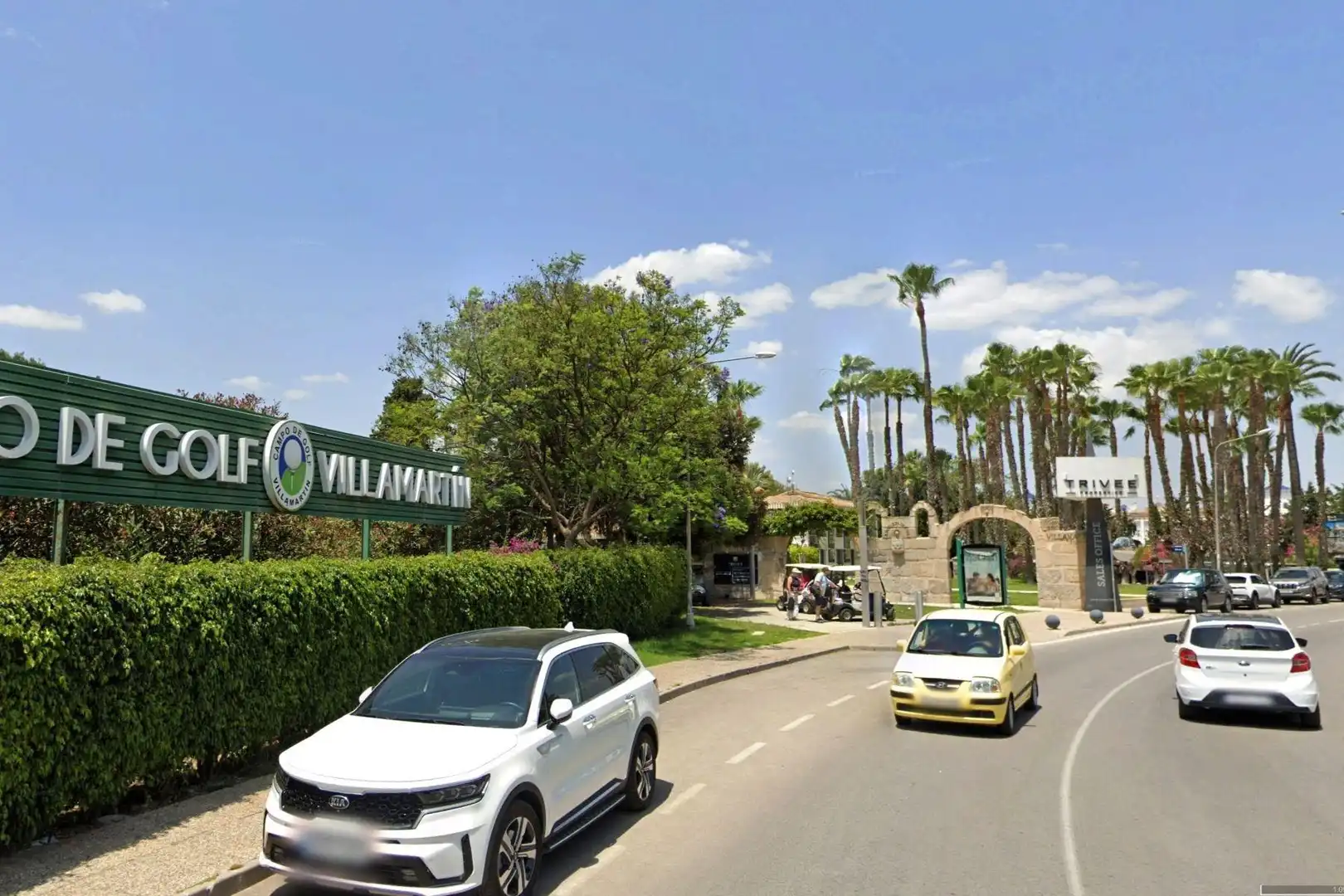 Vista exterior de Casa o xalet en venda en Orihuela amb Aire condicionat, Calefacció i Jardí privat