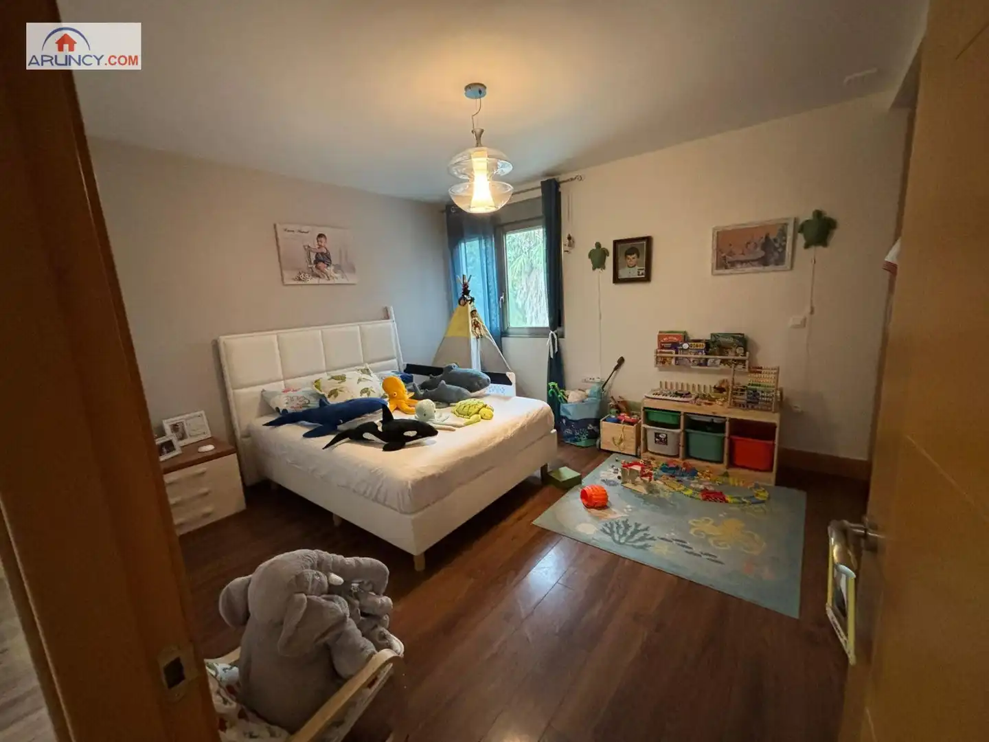 Dormitori de Casa o xalet de lloguer en Alcalá de Guadaira amb Aire condicionat, Jardí privat i Traster