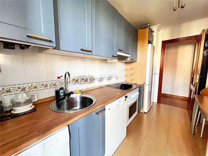 Cocina de Piso de alquiler en Santander con Calefacción, Terraza y Trastero