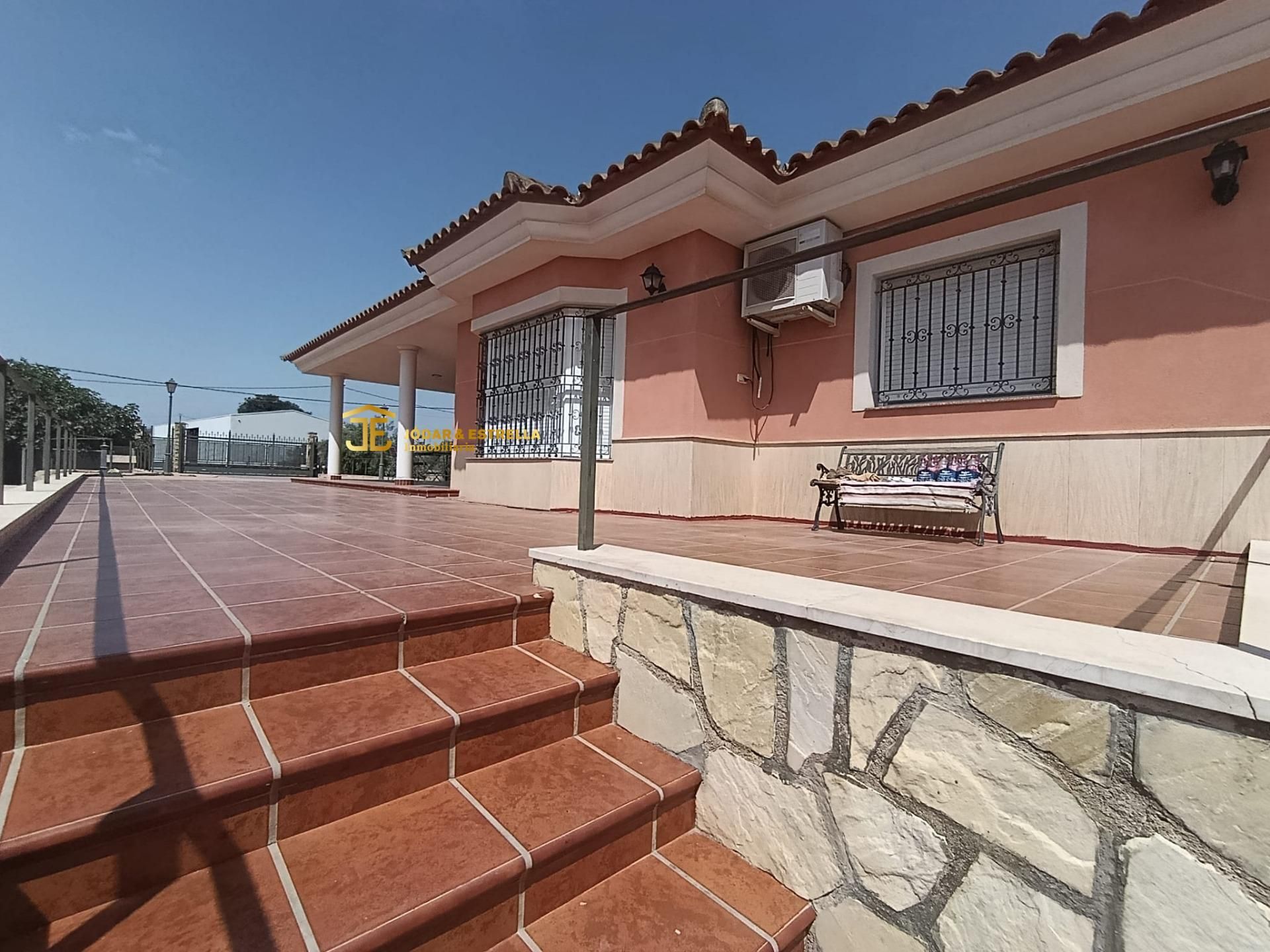 Vista exterior de Casa o xalet en venda en Lorca amb Aire condicionat, Calefacció i Jardí privat