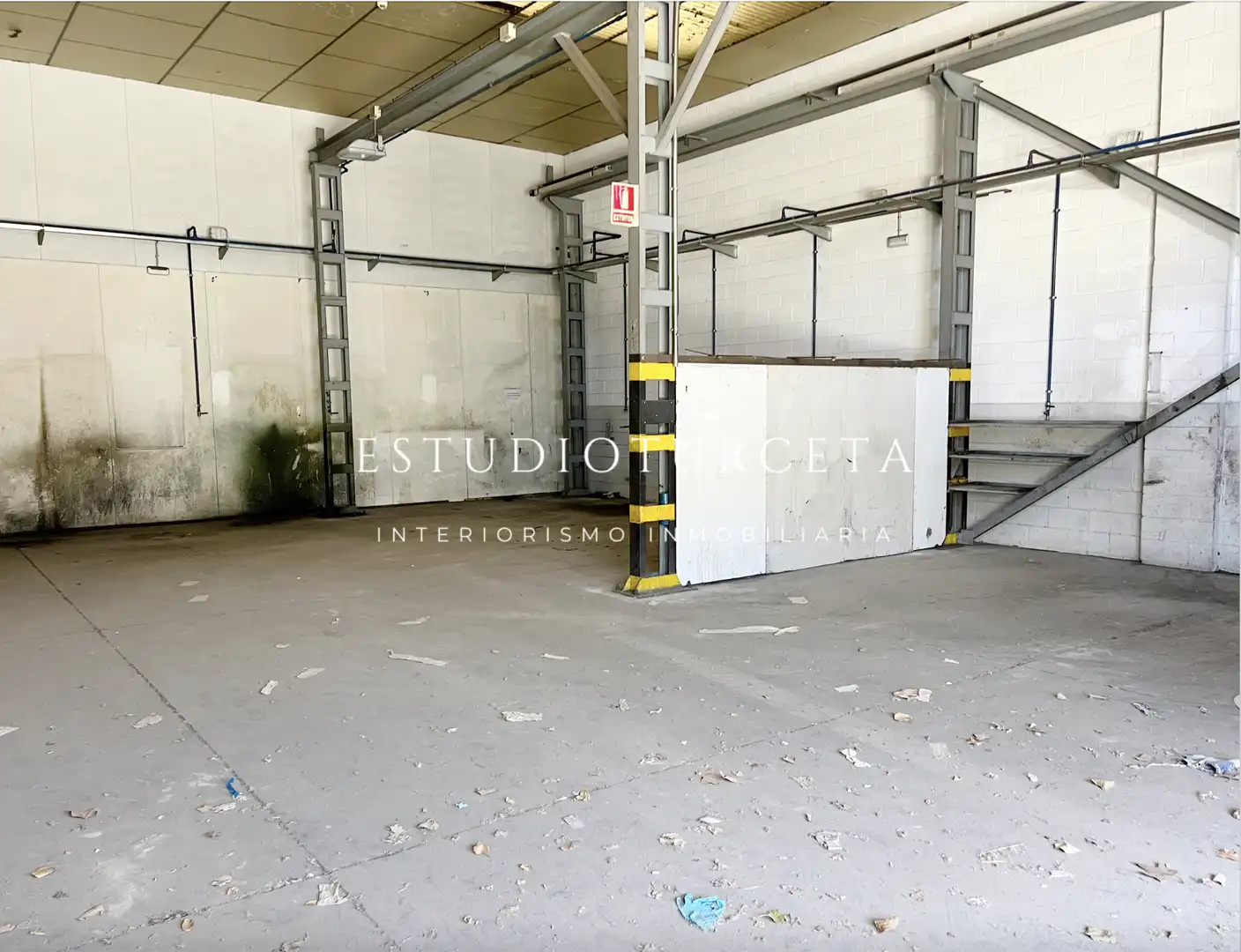 Nau industrial en venda a Carrer de Francesc Vila, 10, Roquetes - Can Magí