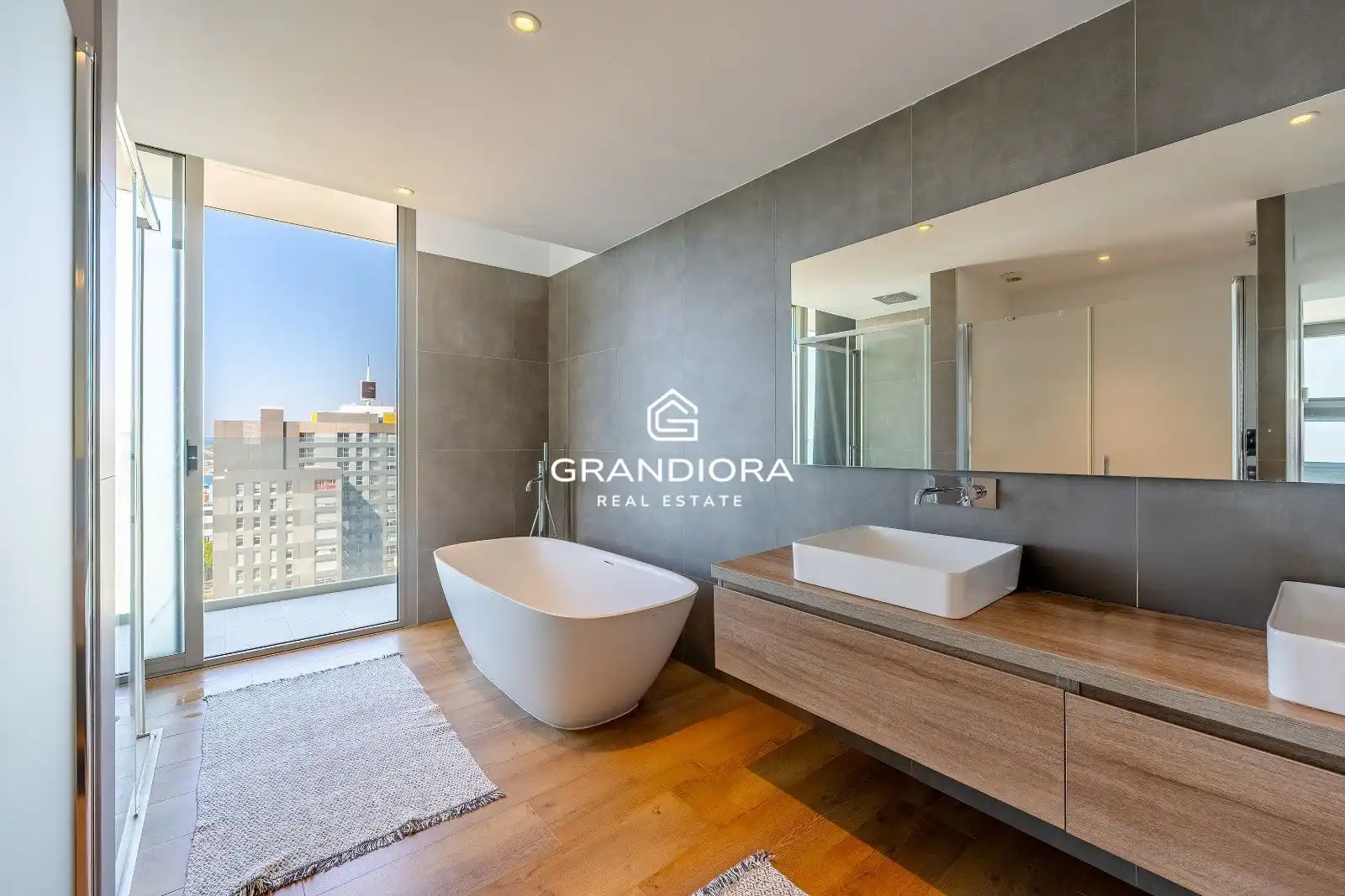 Bathroom of Attic for sale in Mataró  with Air Conditioner, Terrace and Swimming Pool
