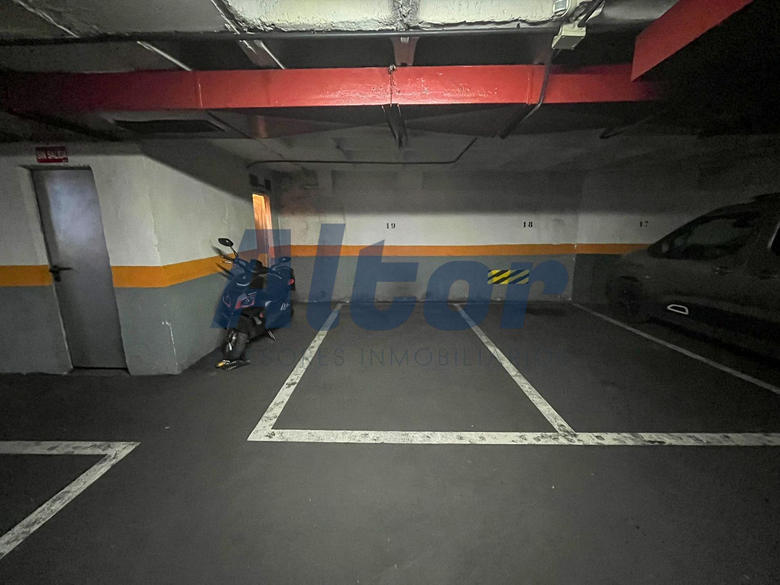 Parking of Garage for sale in  Madrid Capital