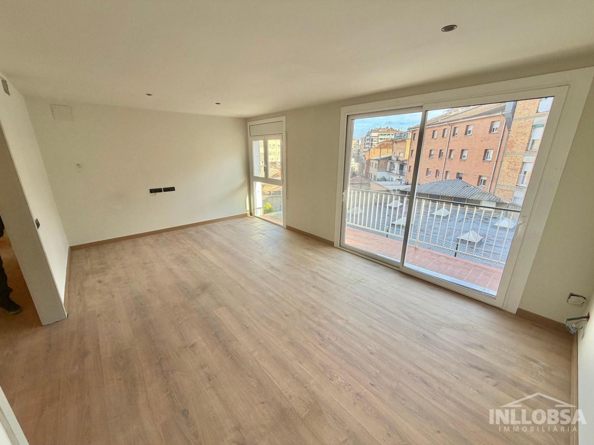 Living room of Flat for sale in Manresa  with Parquet flooring and Balcony