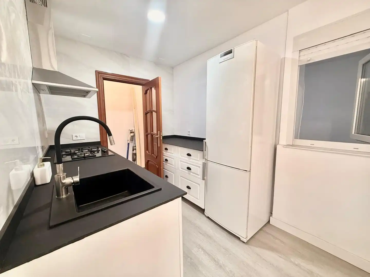 Cuina de Apartament de lloguer en Alicante / Alacant amb Aire condicionat, Moblat i Balcó