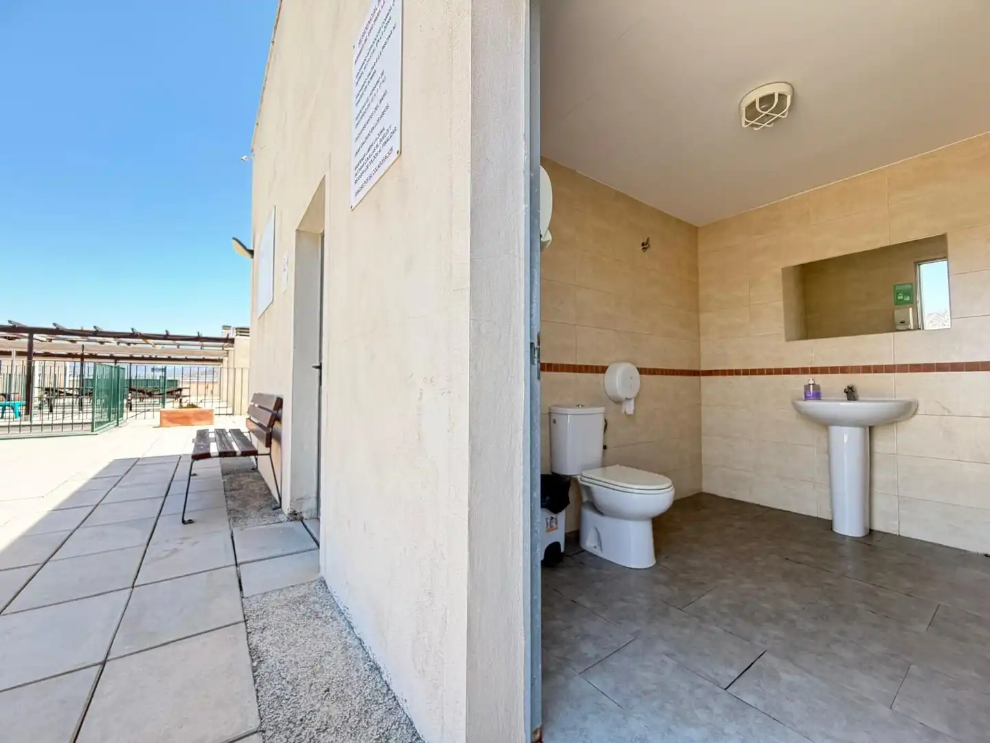 Baño de Piso en venta en Monforte del Cid con Aire acondicionado, Parquet y Terraza