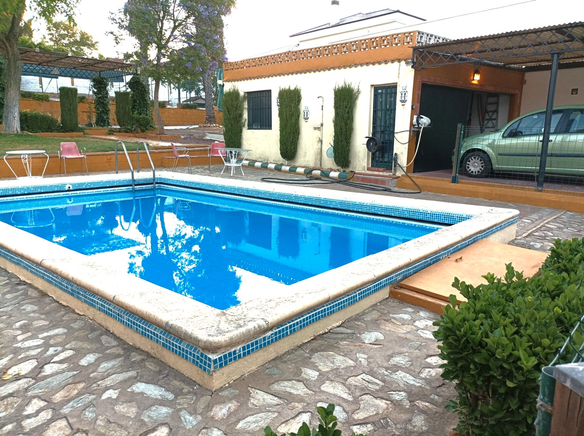 Swimming pool of House or chalet for sale in Alcalá de Guadaira  with Air Conditioner, Heating and Private garden