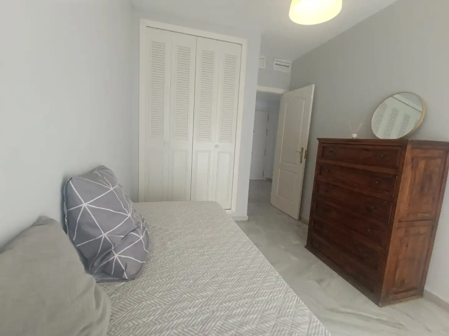Habitación de Apartamento de alquiler con opción a compra en Málaga con Aire acondicionado, Terraza y Trastero